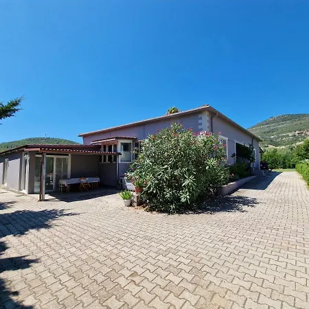 Beb Baida Santos Farm stay Santa Maria la Palma